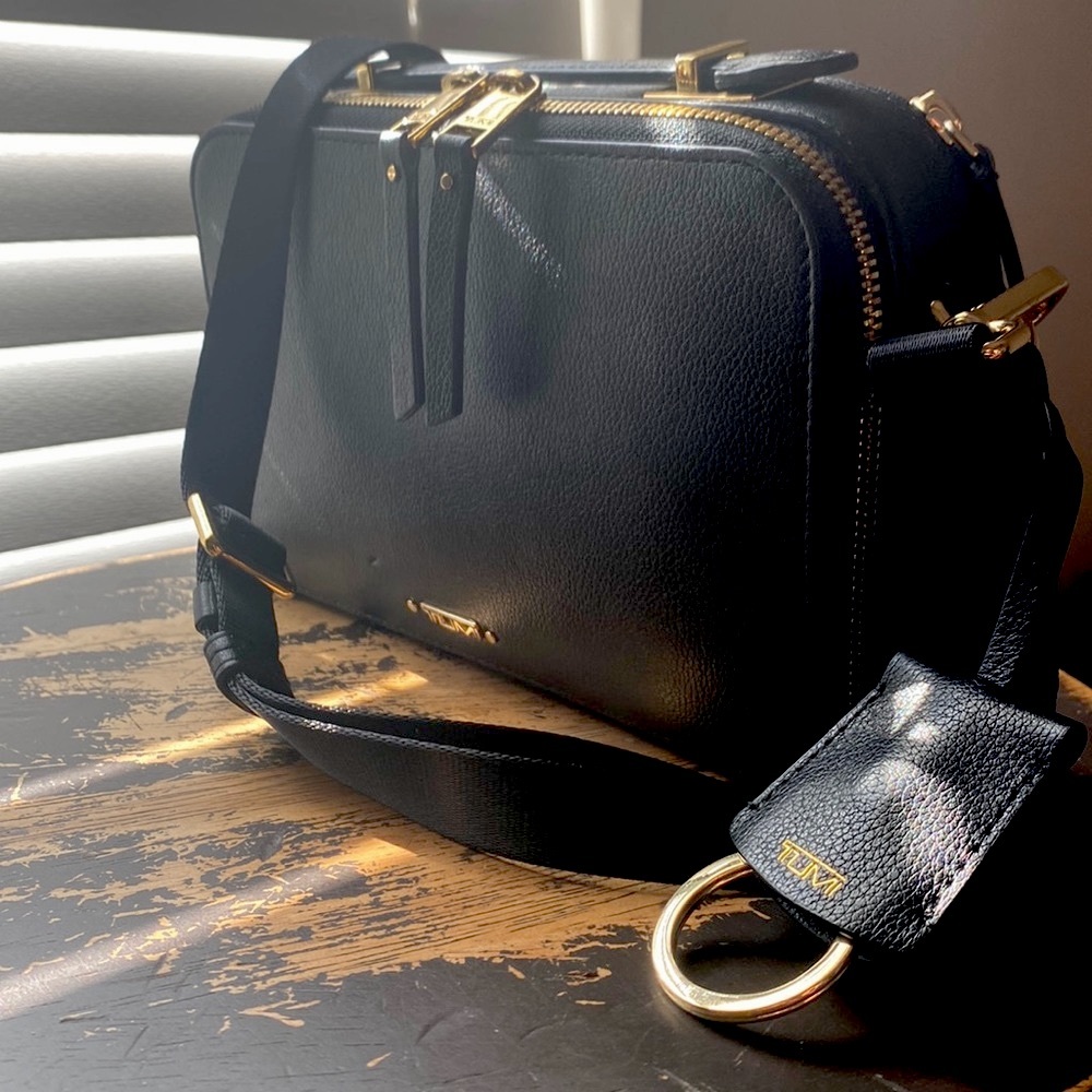 ⚡️Today only⚡️ TUMI Mari crossbody